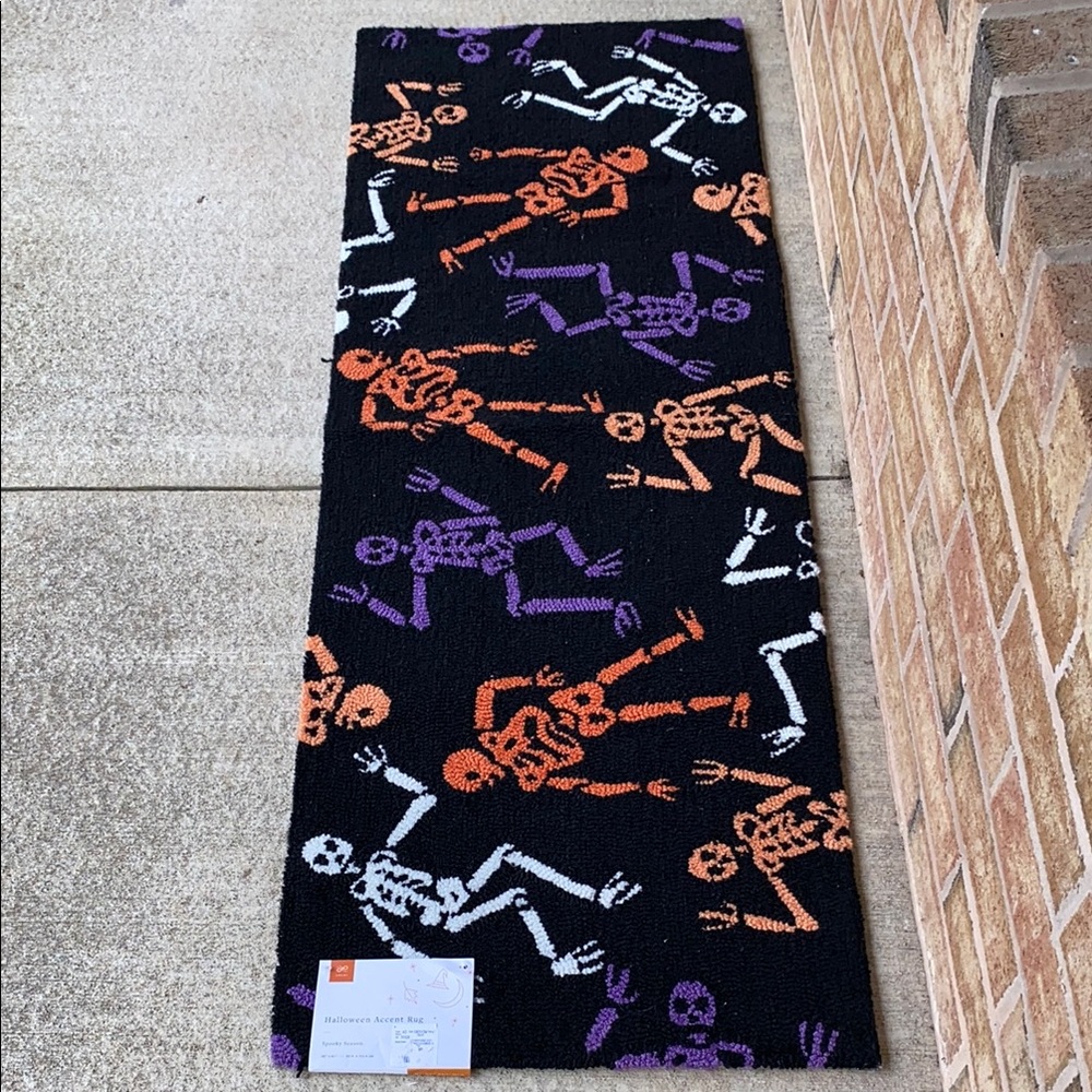 Loloi Halloween Accent Rug Skeleton Pattern Black 20” x 60” Holiday Spooky